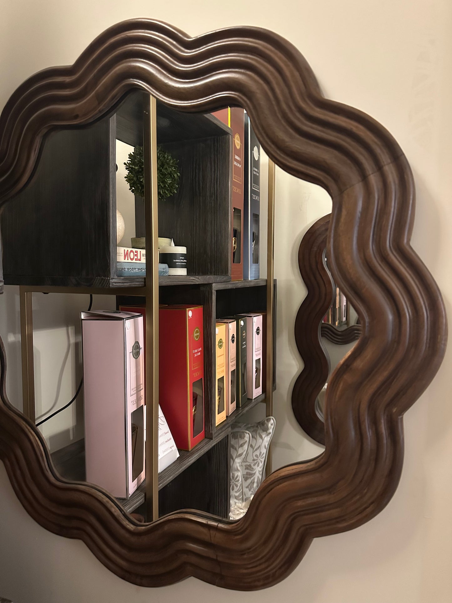 Round wavy wooden mirror
