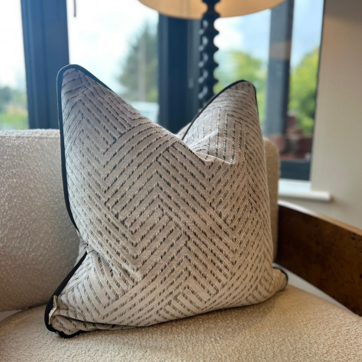 BROOKWORTH SHOWHOME BRAEBURNS STUDY CUSHION