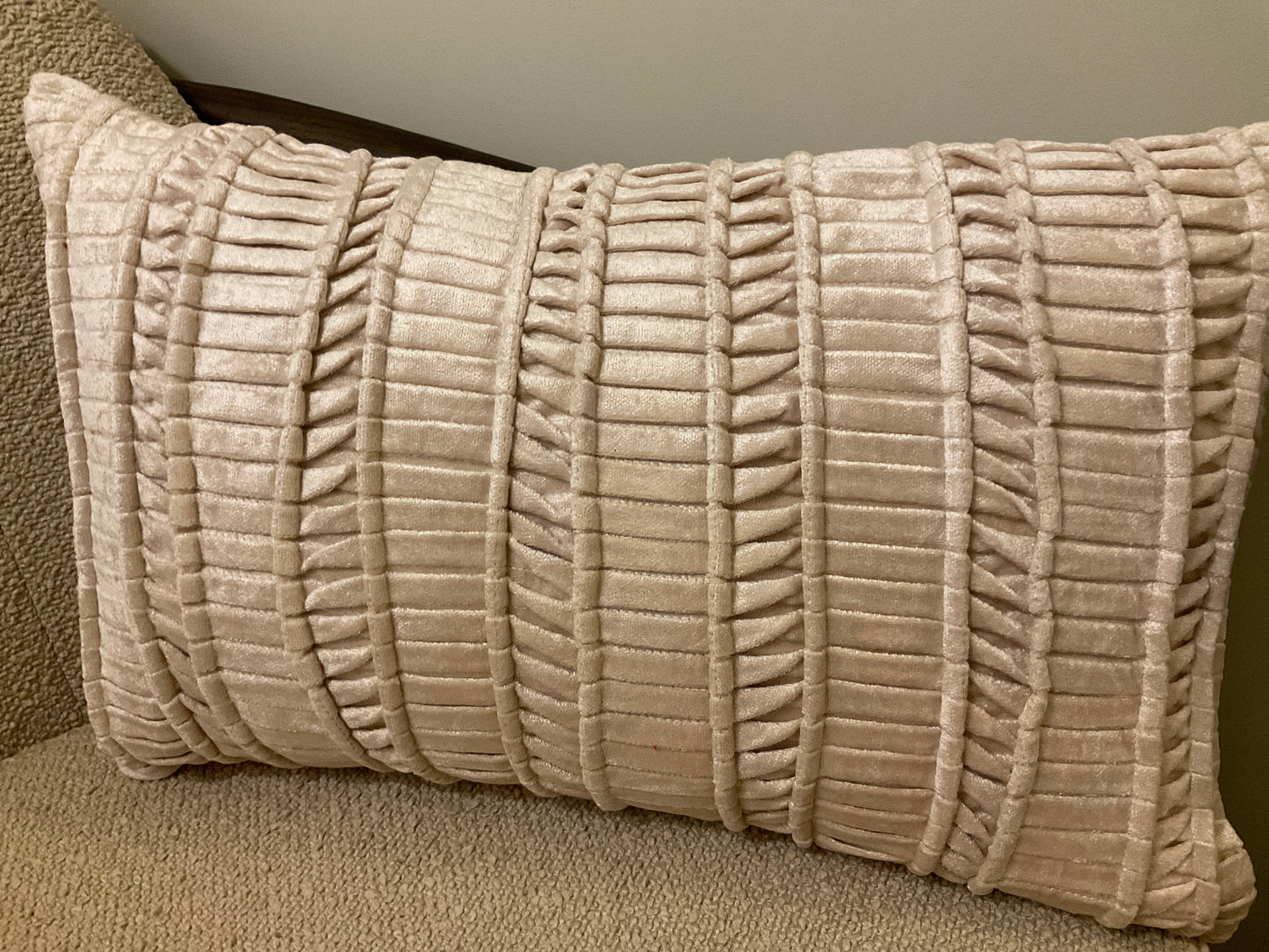 Textured Pleat Lumbar Cushion – Soft Champagne