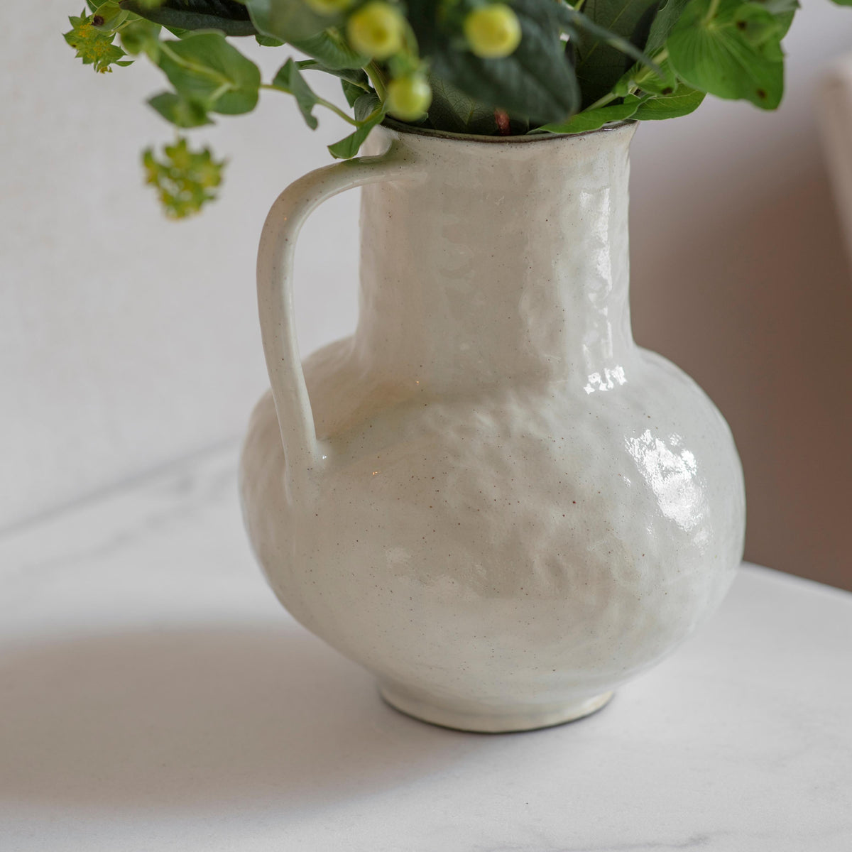Menerbes Pitcher detail