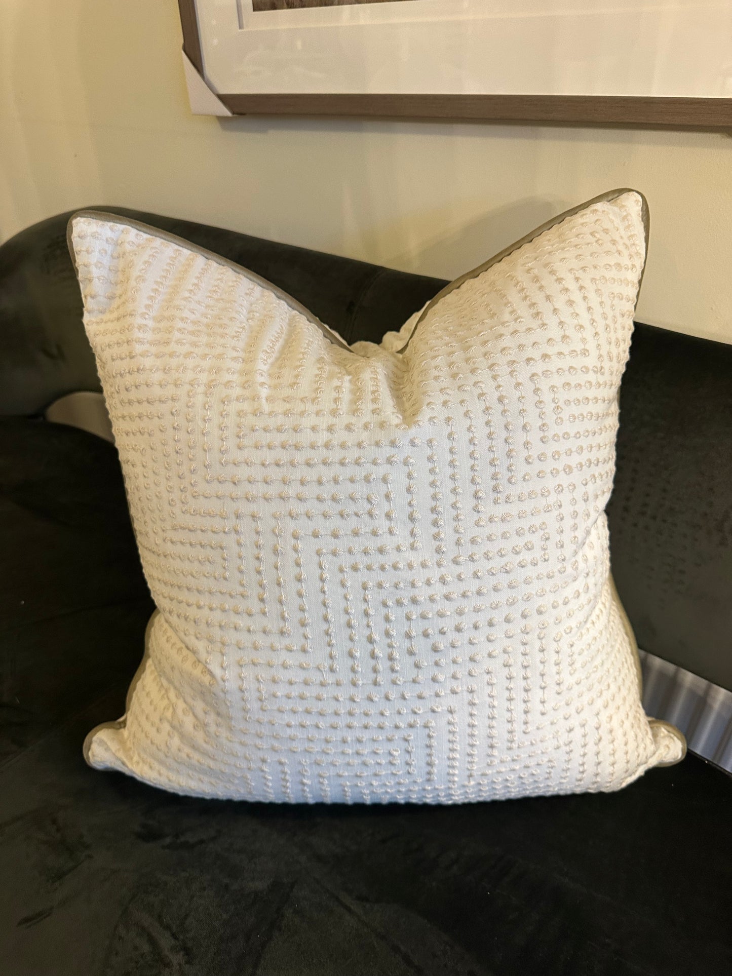 Dot texture cushion