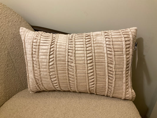 Textured Pleat Lumbar Cushion – Soft Champagne